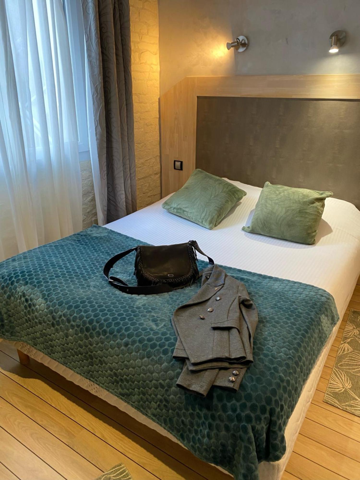 La Glycine Hotel, Spa Et Bien-Etre Бенувиль Экстерьер фото